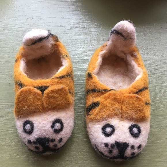 COPY - Felt tiger slippers - Picture 5 of 5